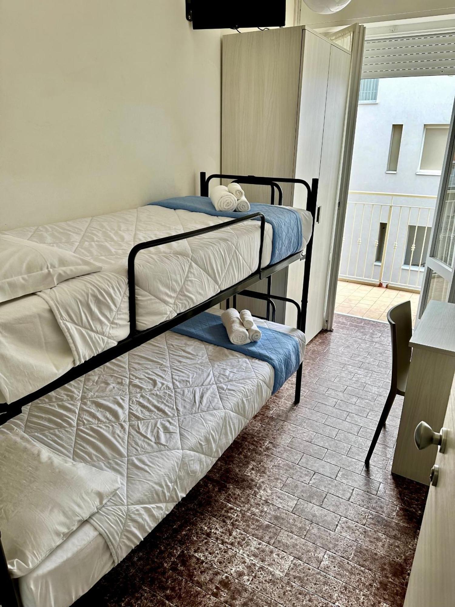 Hotel Napoleon Ричоне Екстериор снимка