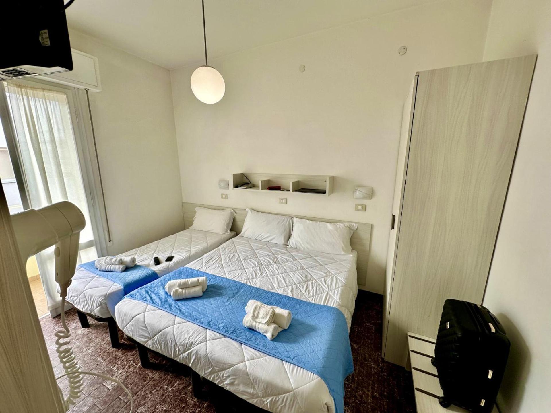 Hotel Napoleon Ричоне Екстериор снимка