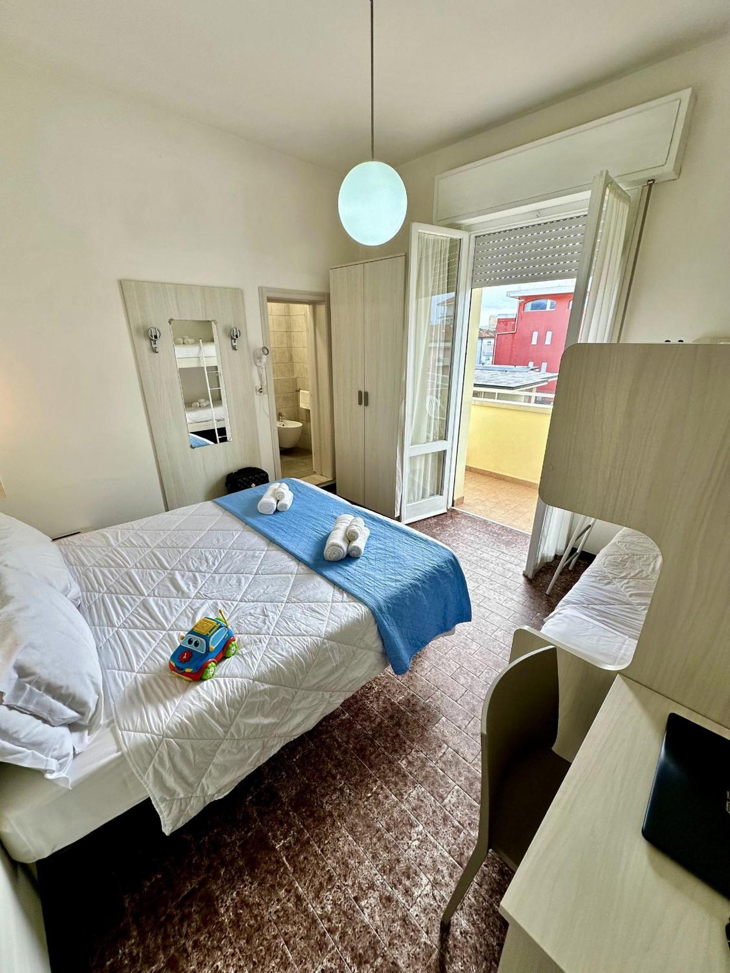 Hotel Napoleon Ричоне Екстериор снимка