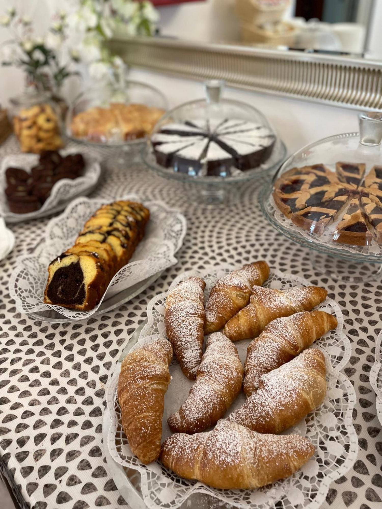 Hotel Napoleon Ричоне Екстериор снимка