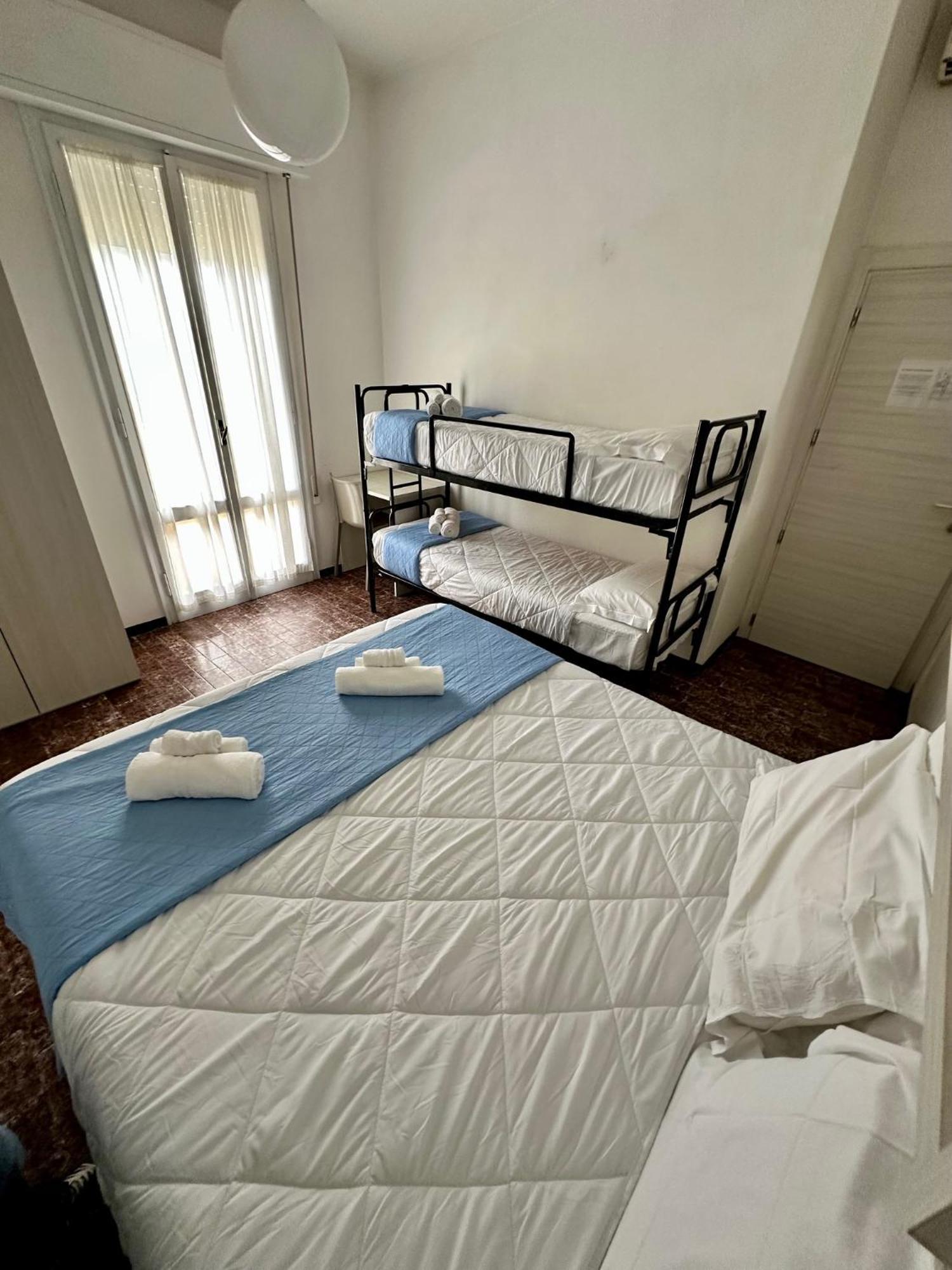 Hotel Napoleon Ричоне Екстериор снимка
