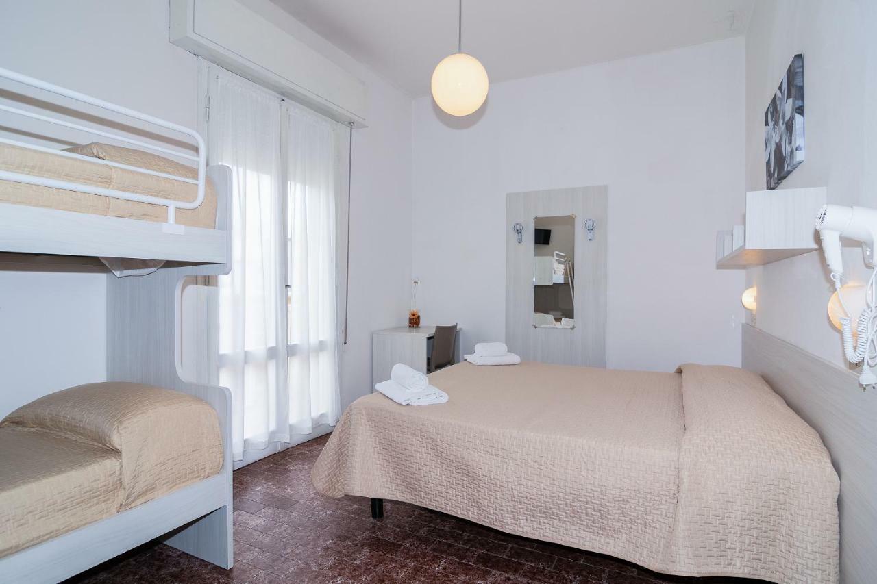 Hotel Napoleon Ричоне Екстериор снимка
