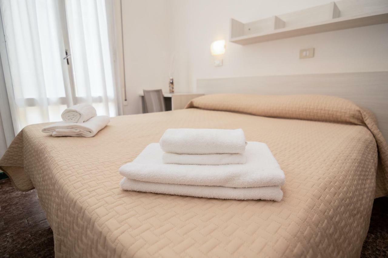 Hotel Napoleon Ричоне Екстериор снимка